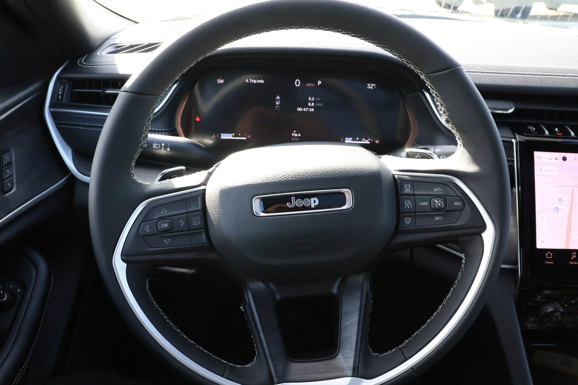 New 2025 Jeep Grand Cherokee Limited image 28