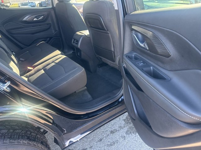 Used 2024 GMC Terrain SLE image 33
