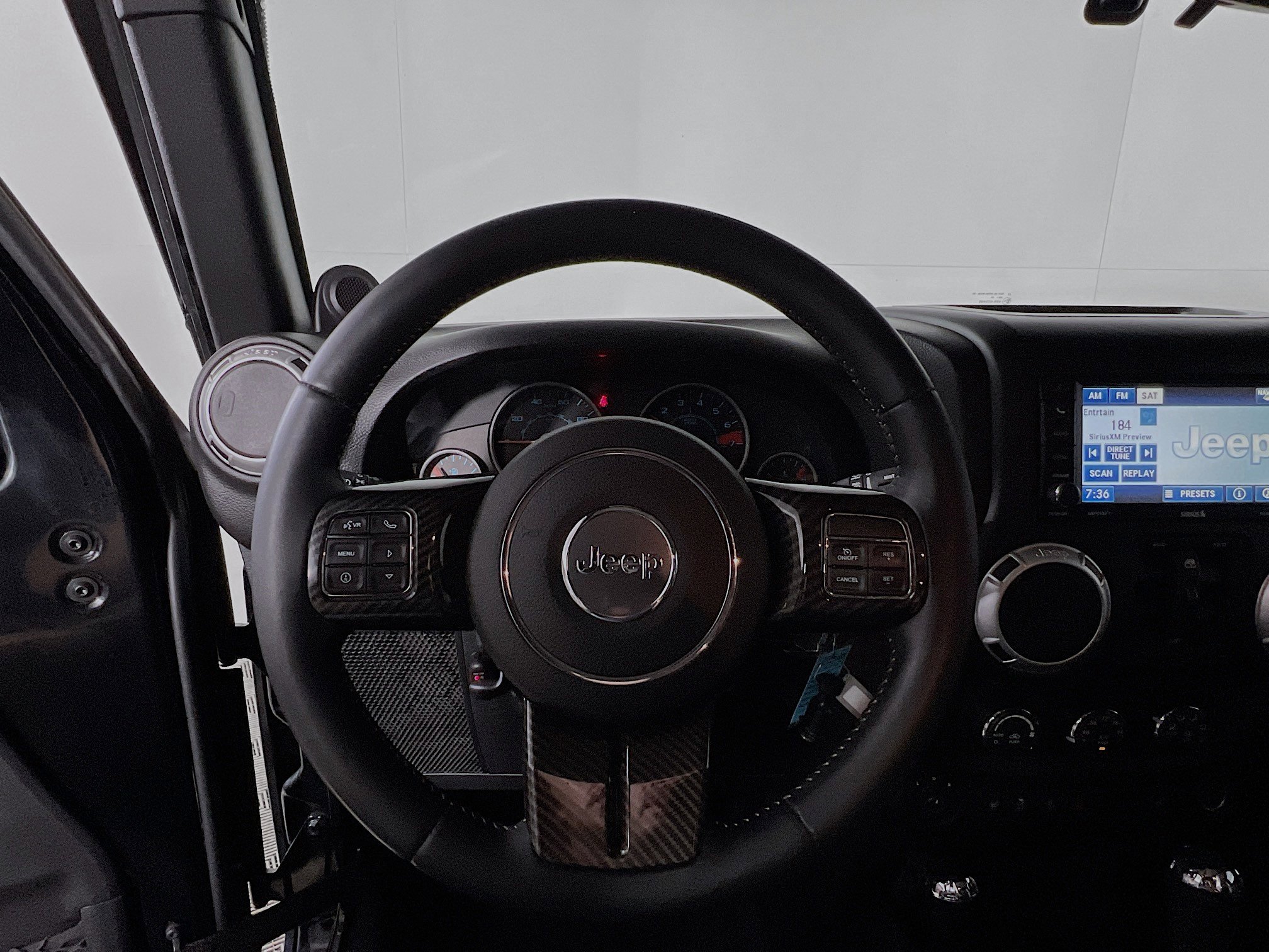 Used 2012 Jeep Wrangler Unlimited Rubicon image 18