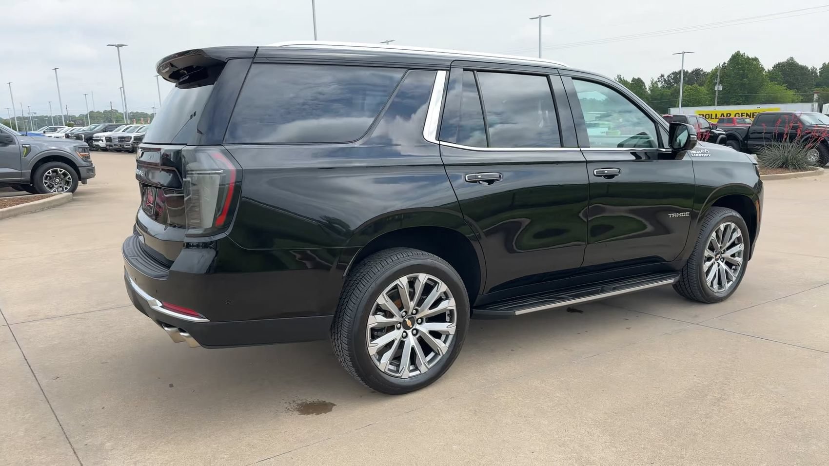 Used 2025 Chevrolet Tahoe High Country w/ Sun And Tow Package AWD/4WD image 9