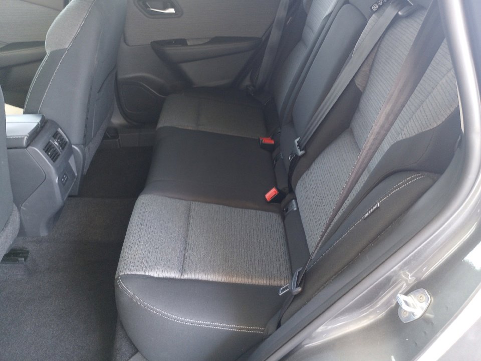 Used 2023 Nissan Rogue SV image 34