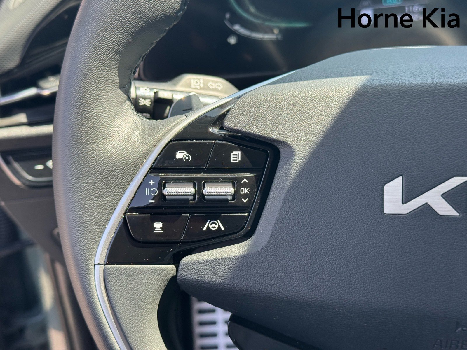 Certified 2023 Kia Niro SX Touring FWD image 18
