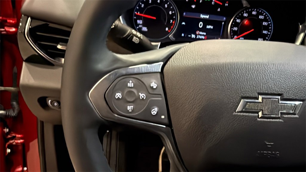 Used 2023 Chevrolet Traverse RS image 33