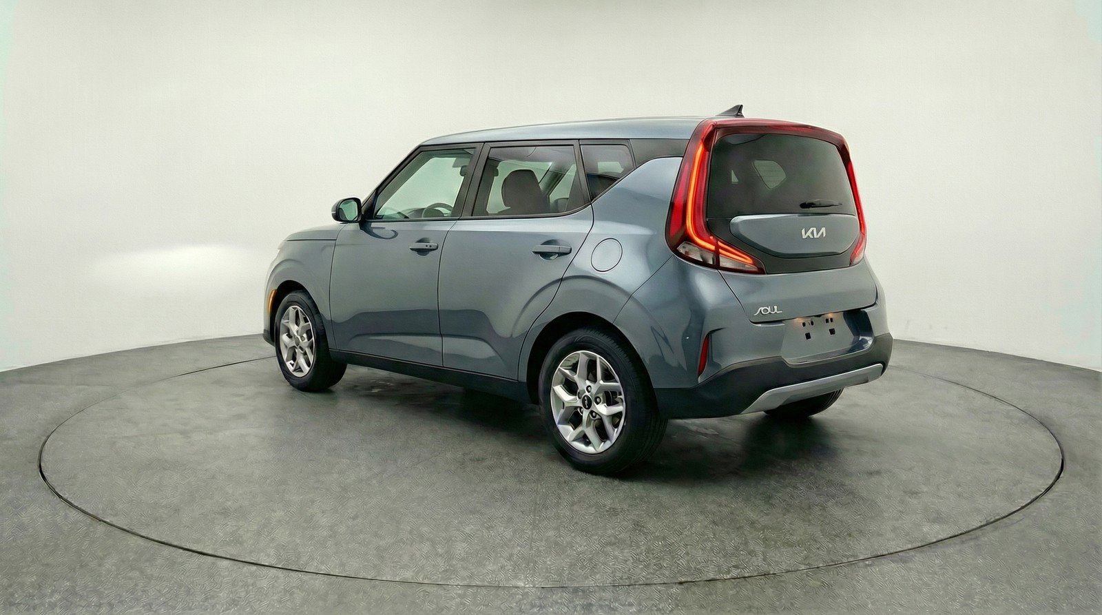 Used 2025 Kia Soul LX w/ LX Technology Package FWD image 6