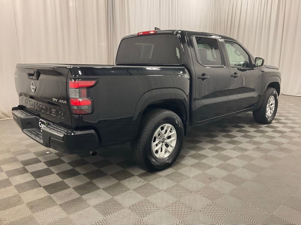 Used 2024 Nissan Frontier SV image 2