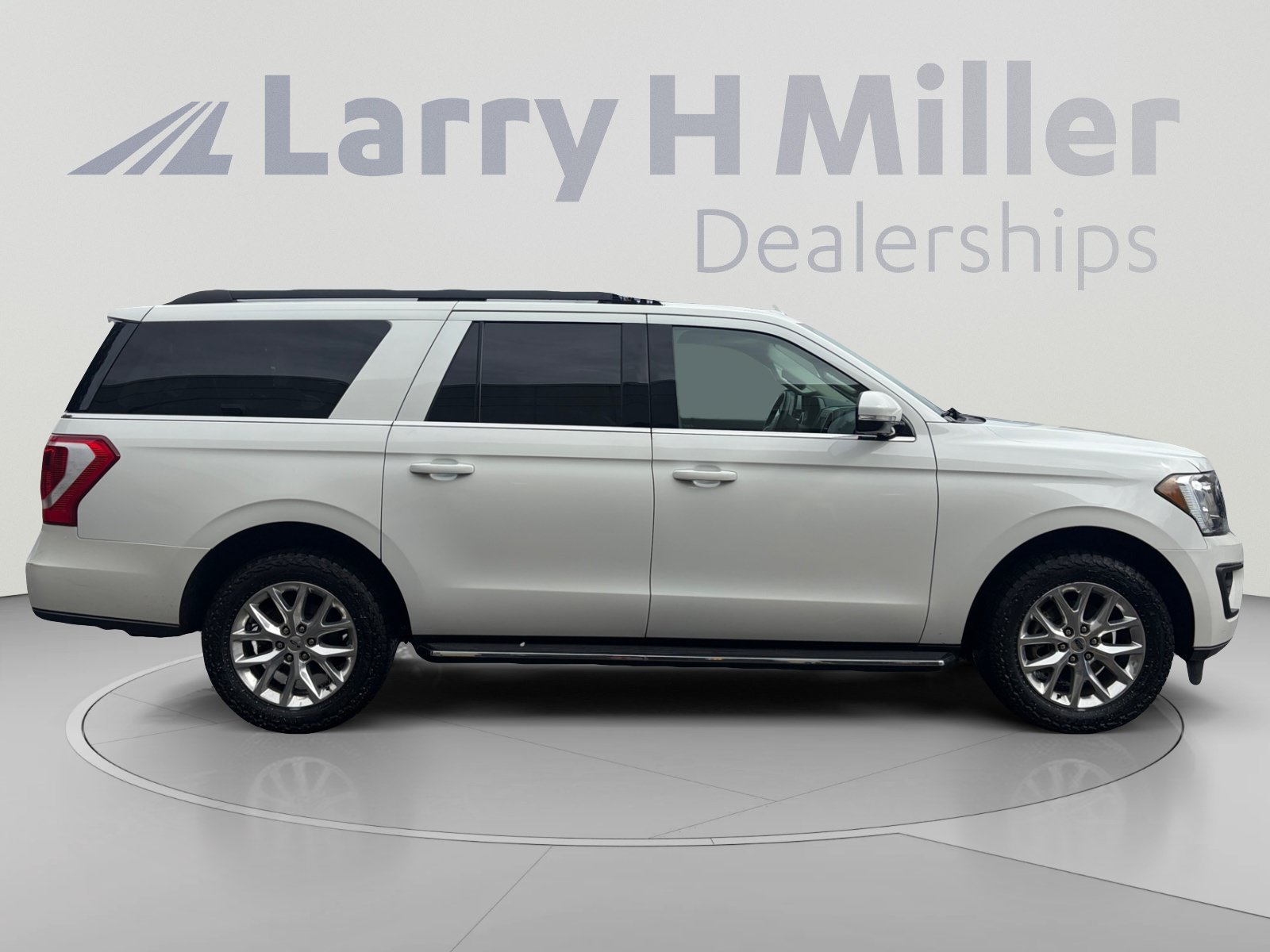 Used 2020 Ford Expedition Max XLT w/ Equipment Group 202A AWD/4WD image 6