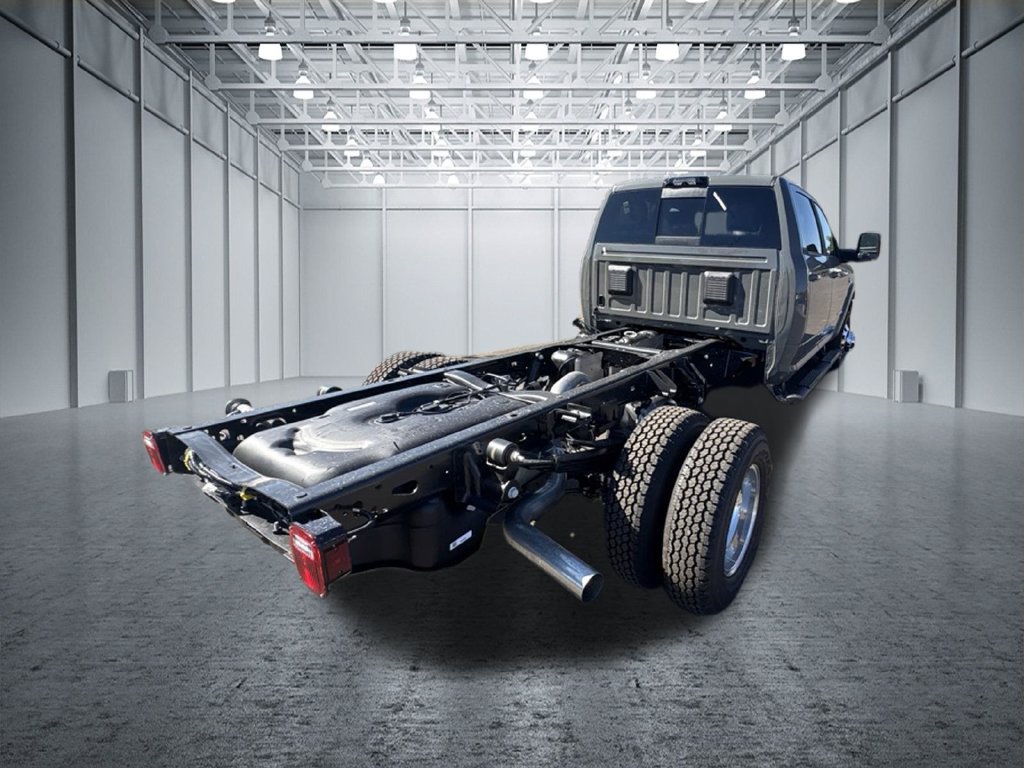 New 2027 RAM 3500 Big Horn w/ Laramie Trim Package AWD/4WD image 3