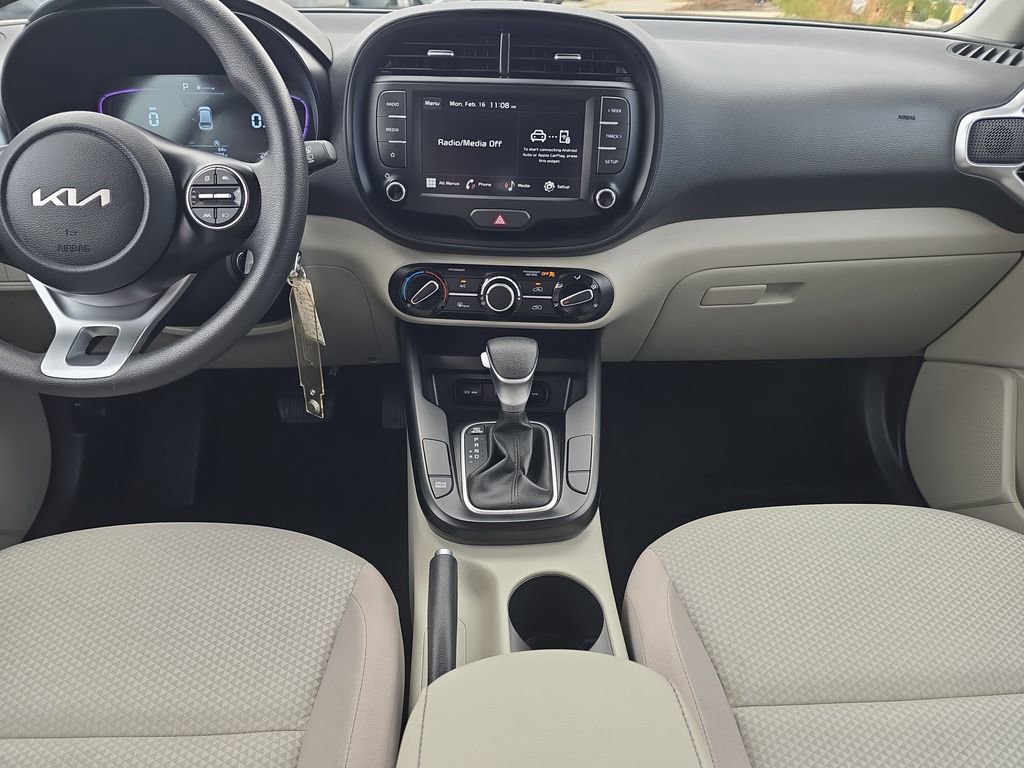 Certified 2025 Kia Soul LX image 14