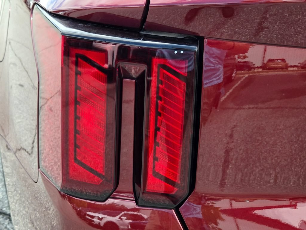 Certified 2025 Kia Sorento LX FWD image 11