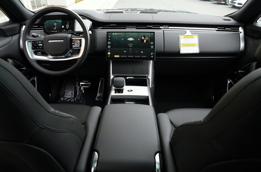 New 2026 Land Rover Range Rover SE AWD/4WD image 9