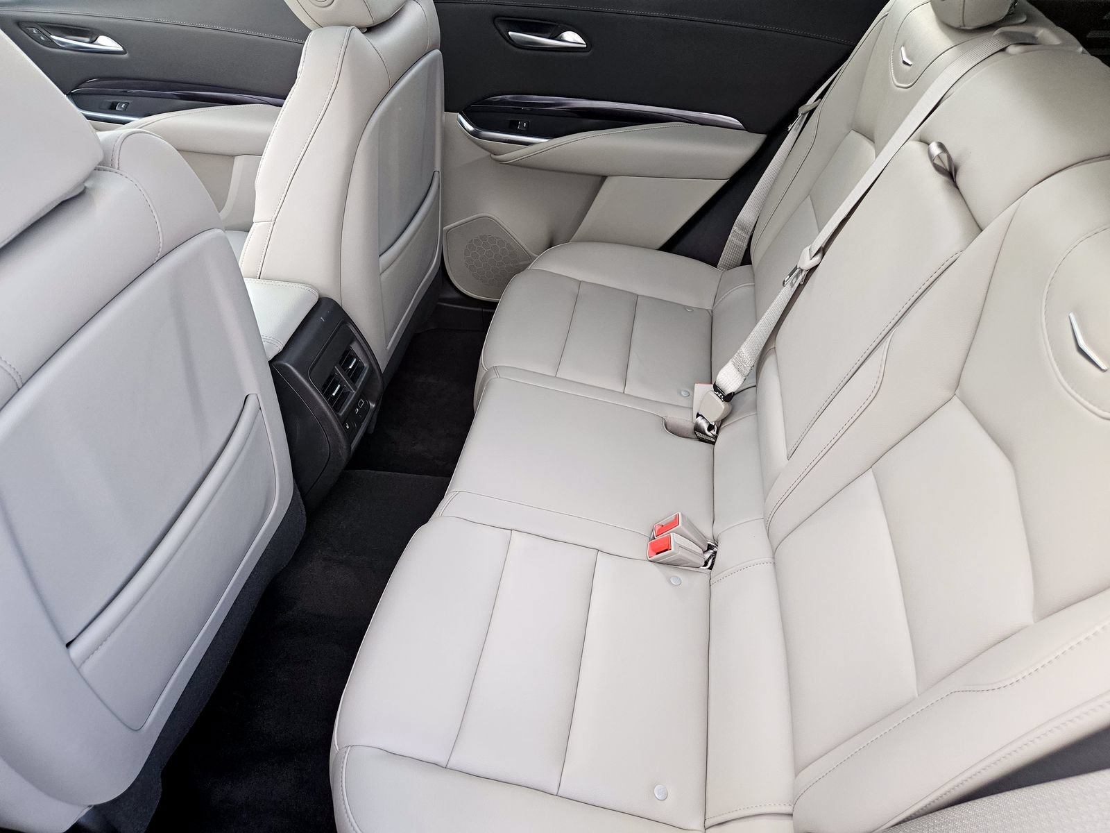 Certified 2023 Cadillac XT4 Luxury w/ Cold Weather Package FWD image 26