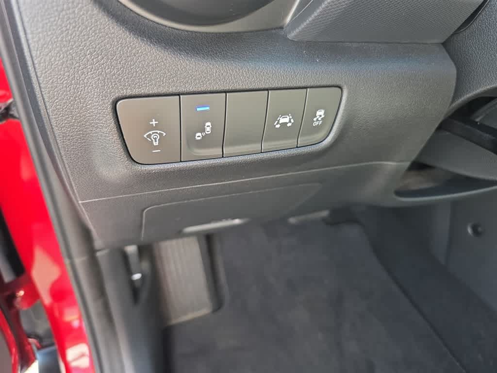 Used 2020 Hyundai Kona SEL Plus AWD/4WD image 13