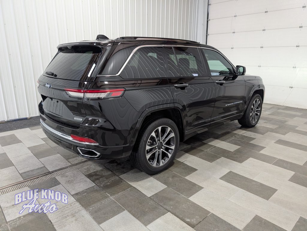 Used 2023 Jeep Grand Cherokee Overland w/ Advanced Protech Group III AWD/4WD image 4