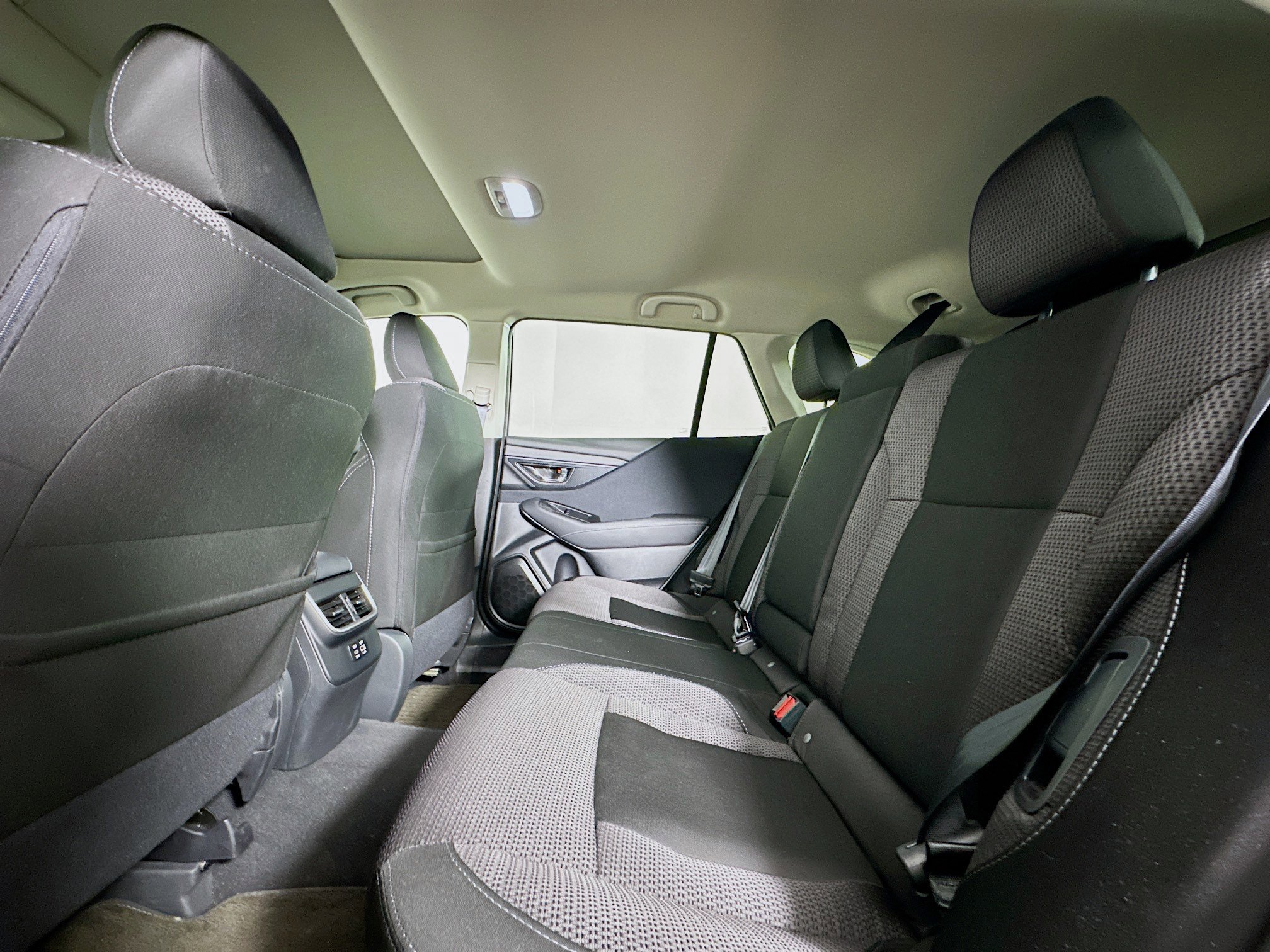 Used 2025 Subaru Outback Premium image 29