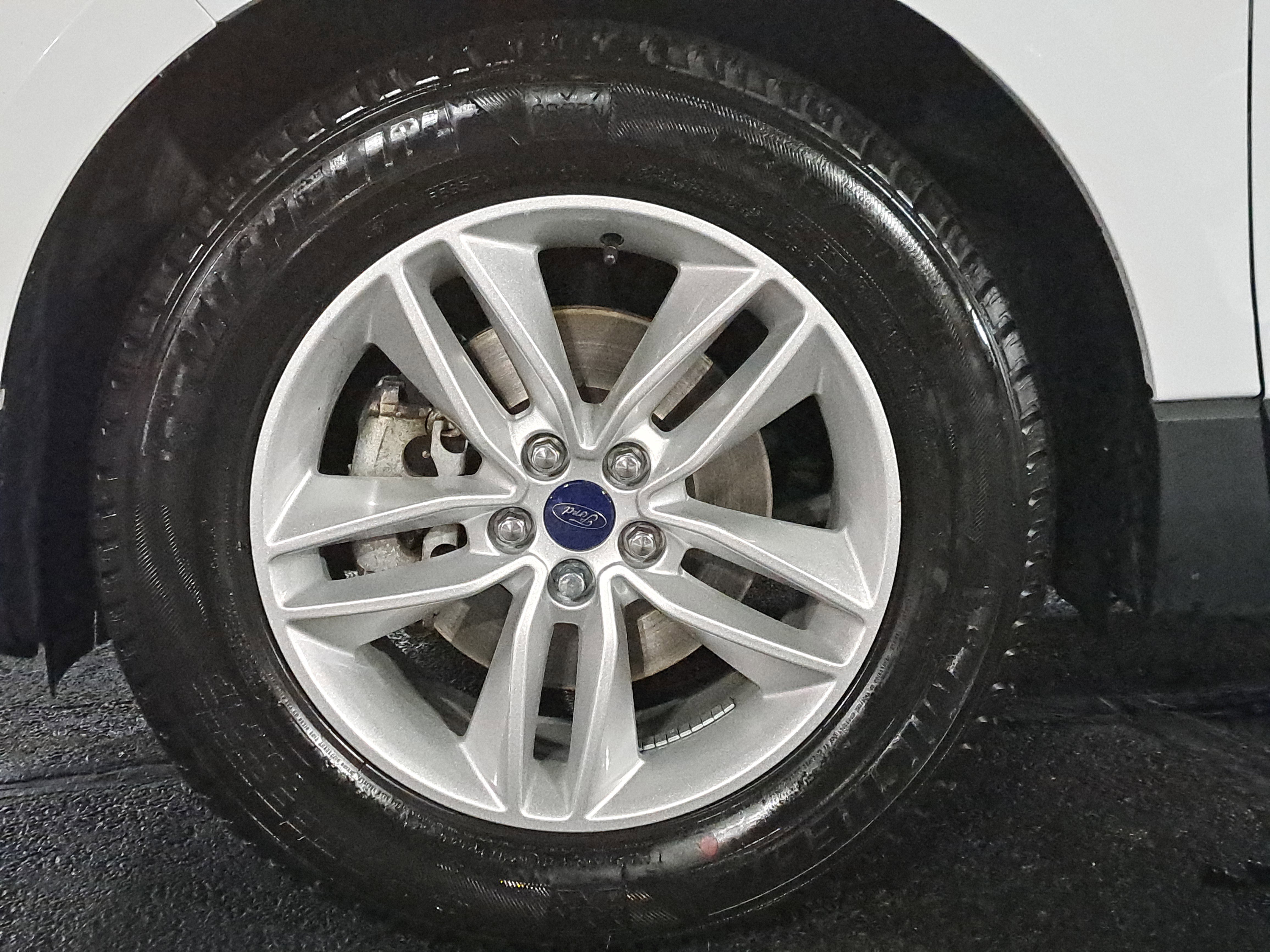 Used 2016 Ford Edge SEL w/ Equipment Group 201A image 9