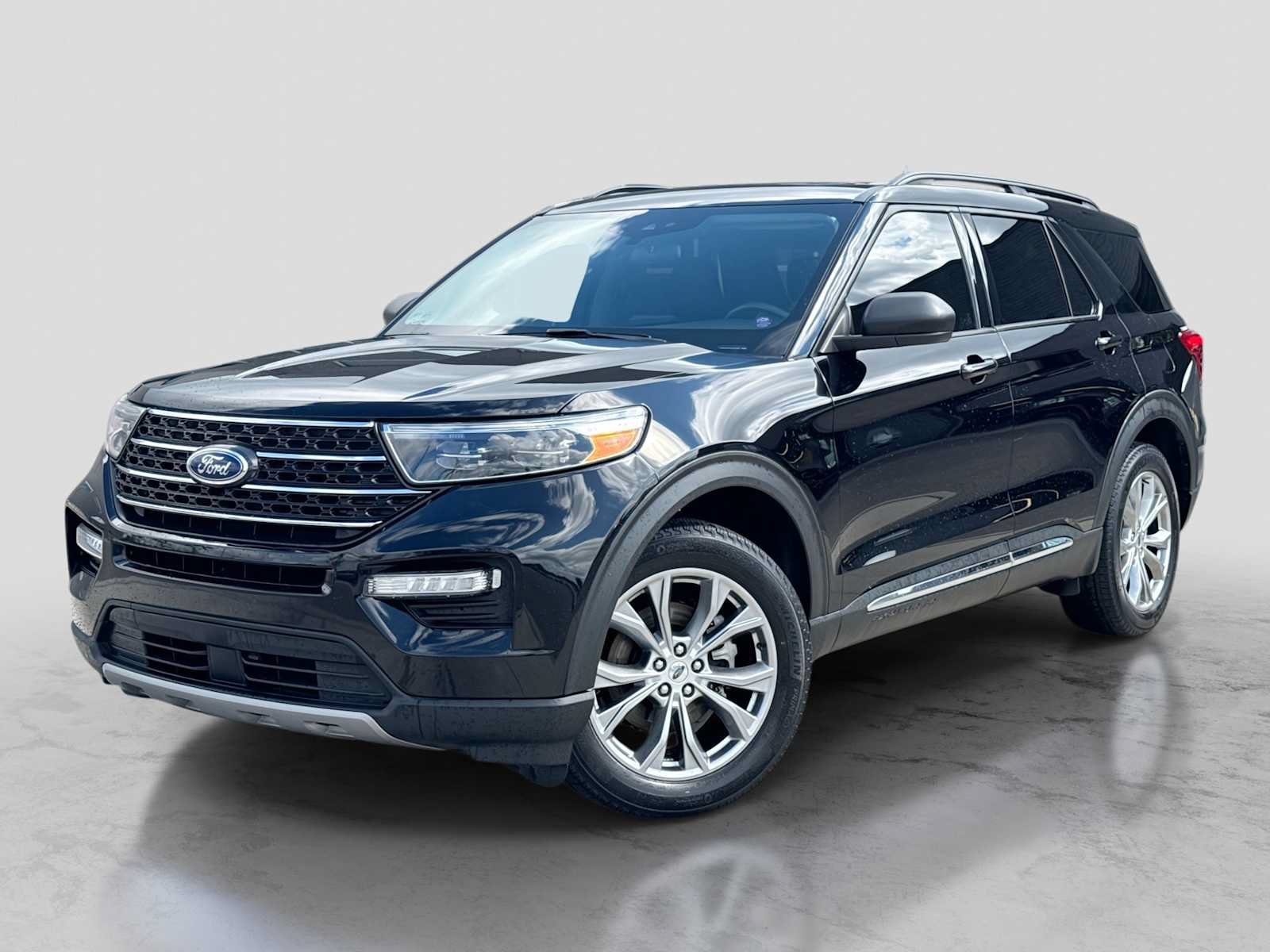Used 2022 Ford Explorer XLT w/ Equipment Group 202A