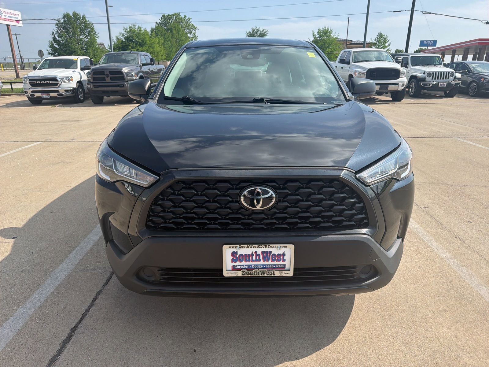 Used 2022 Toyota Corolla Cross L FWD image 2