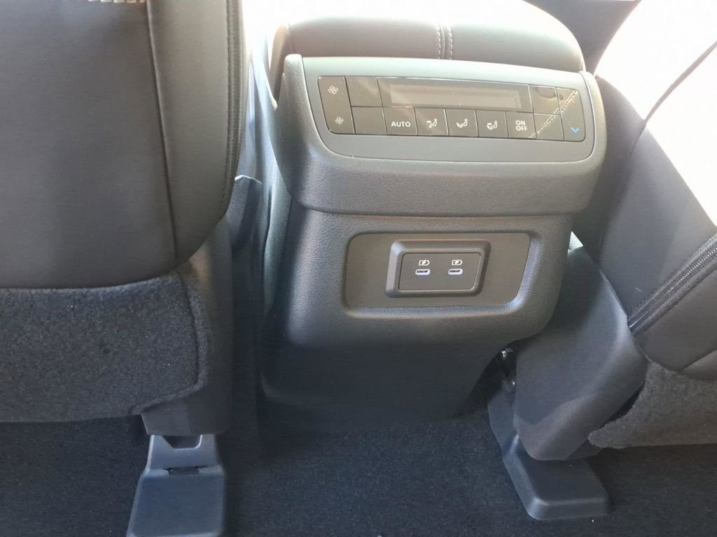 New 2026 Nissan Pathfinder SL image 28