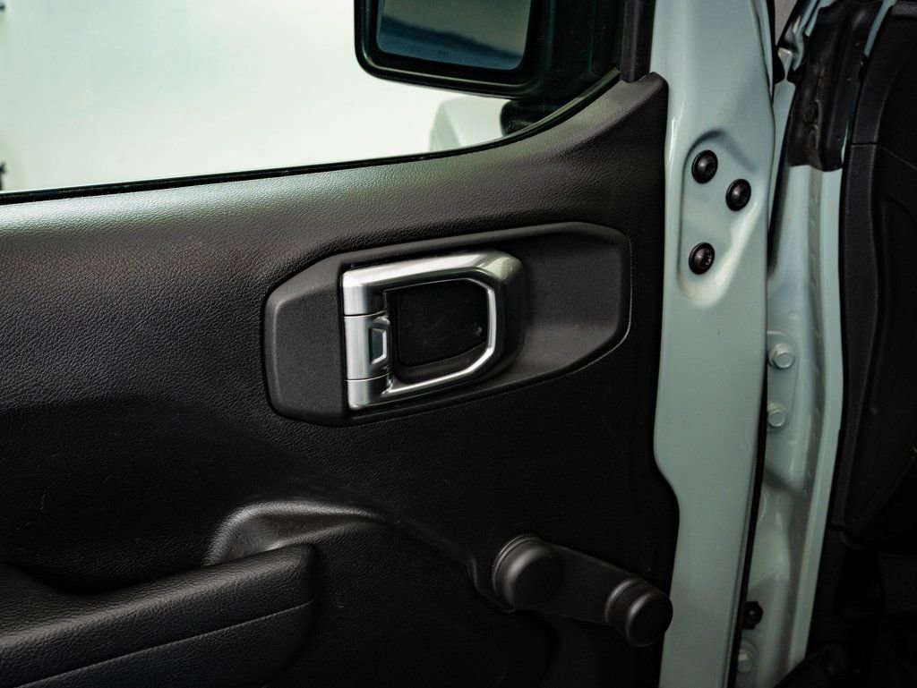 Used 2023 Jeep Wrangler Willys AWD/4WD image 27