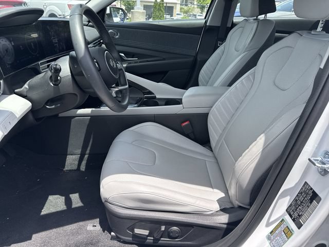 Certified 2025 Hyundai Elantra Limited FWD image 9