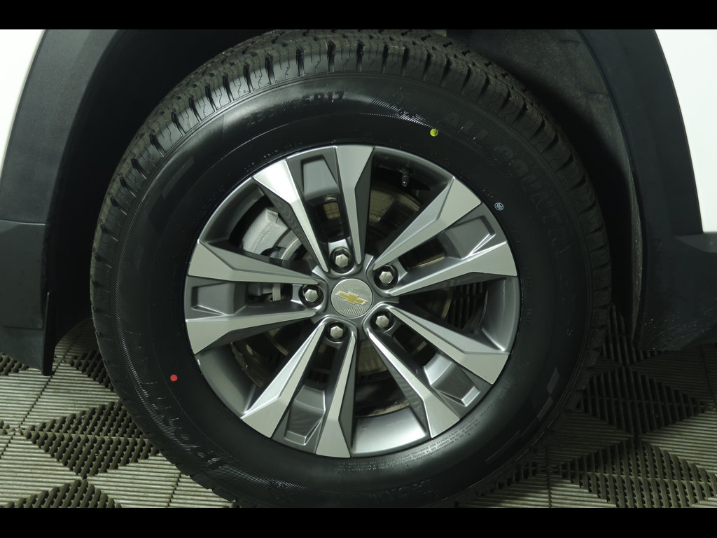 Used 2025 Chevrolet Equinox LT FWD image 5