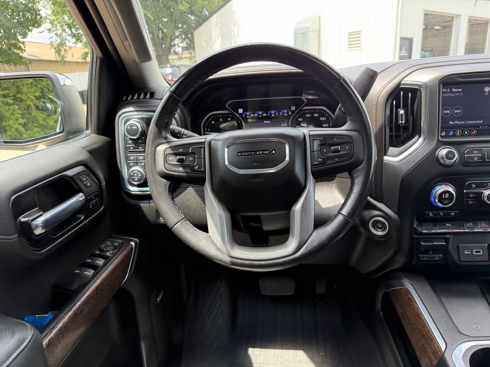 Used 2022 GMC Sierra 1500 Denali w/ Denali Premium Package AWD/4WD image 13