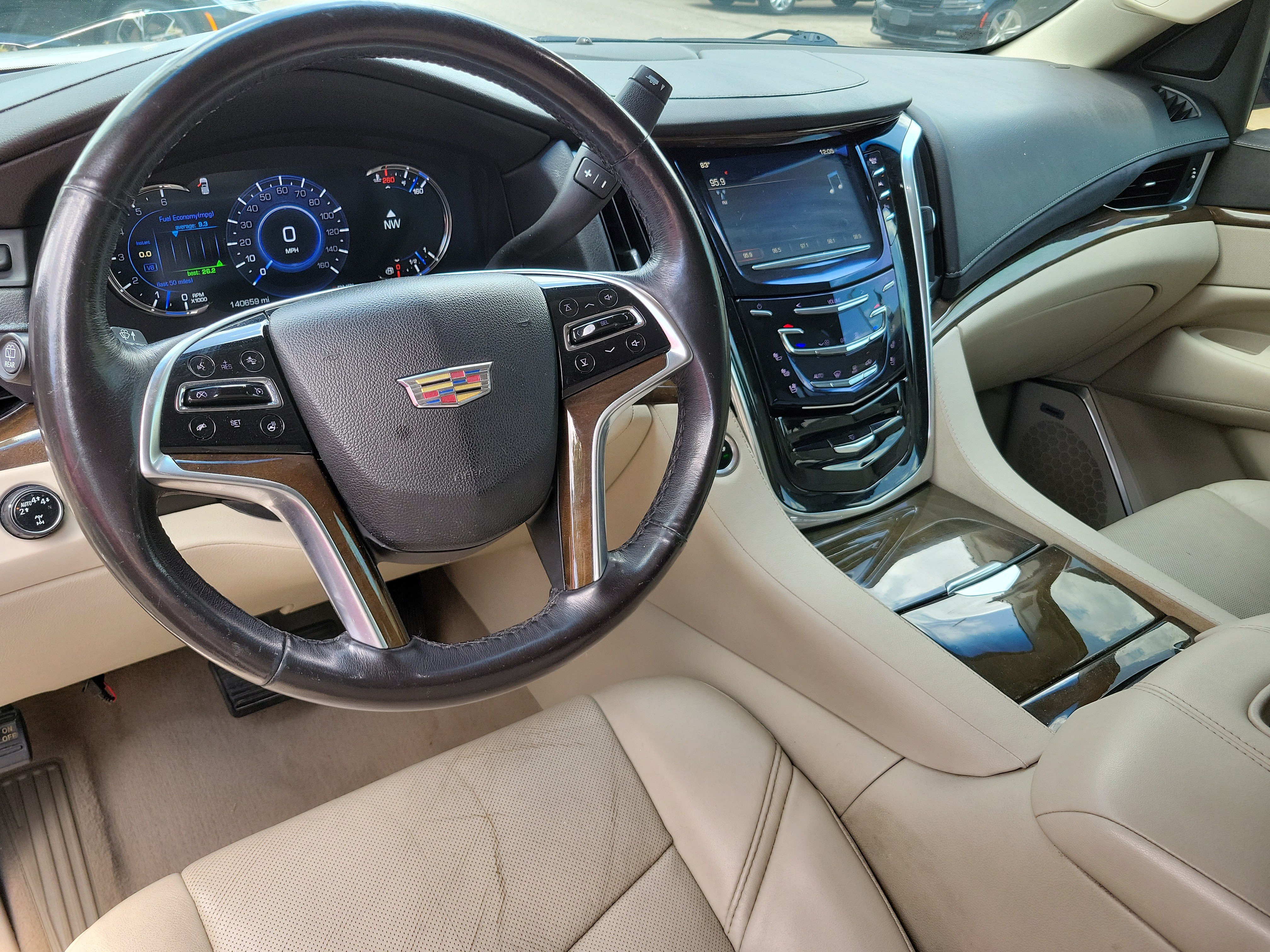 Used 2018 Cadillac Escalade Luxury AWD/4WD image 11