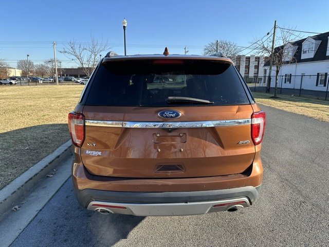 Used 2017 Ford Explorer XLT image 16