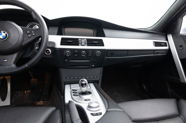 Used 2006 BMW M5 image 16