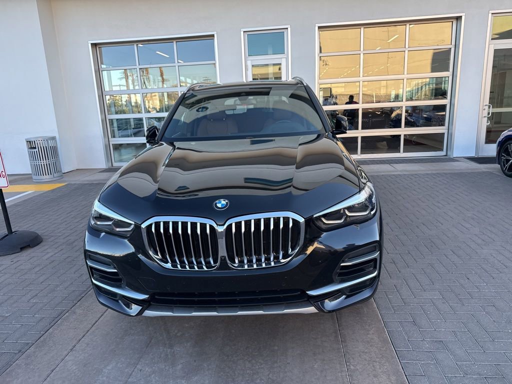 Certified 2023 BMW X5 sDrive40i w/ Premium Package image 2
