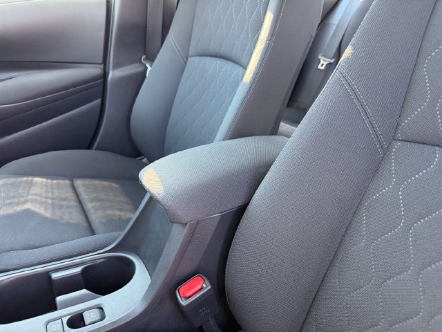 Used 2025 Toyota Corolla LE FWD image 27