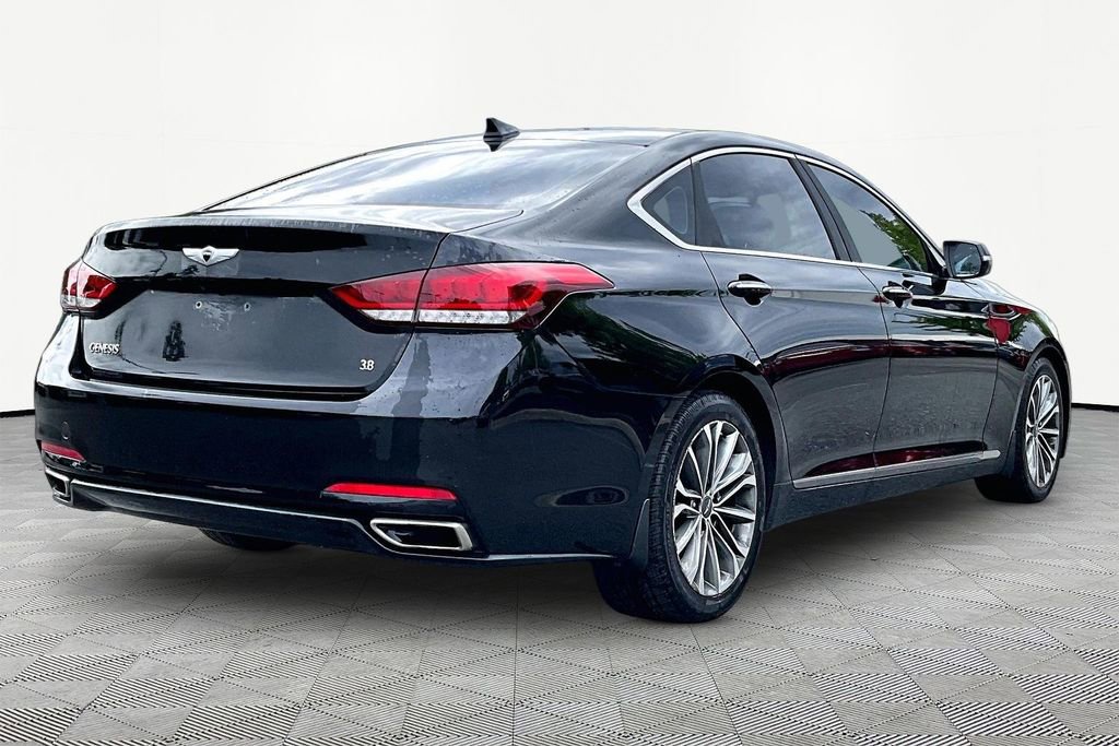 Used 2016 Hyundai Genesis 3.8 RWD image 5