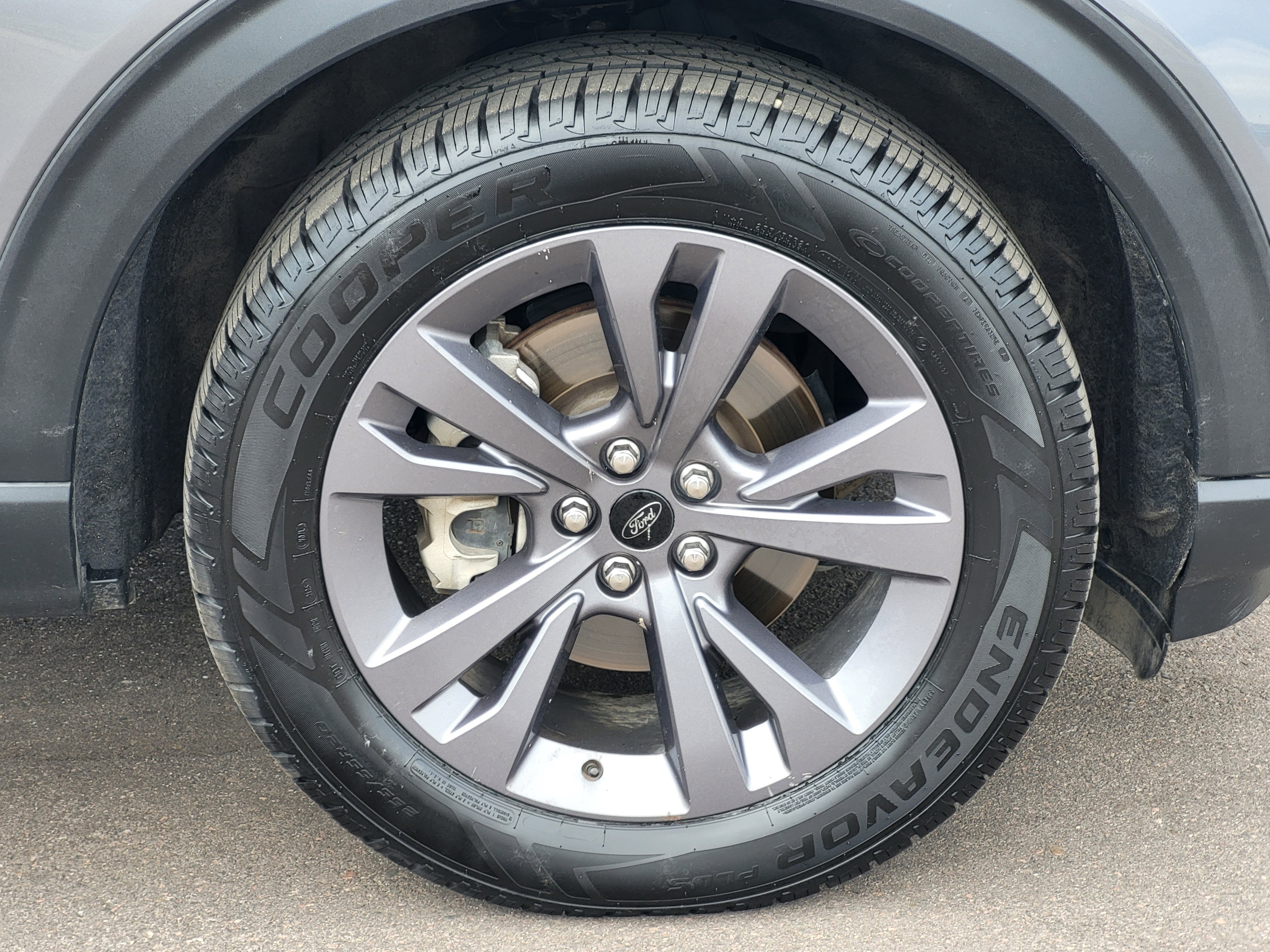 Used 2023 Ford Explorer XLT w/ Equipment Group 202A AWD/4WD image 8