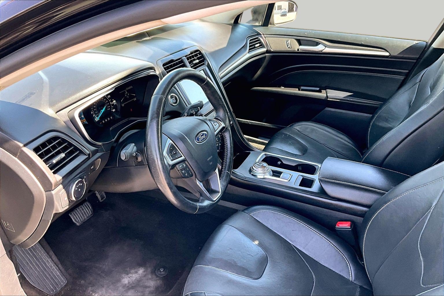 Used 2020 Ford Fusion Titanium AWD/4WD image 12