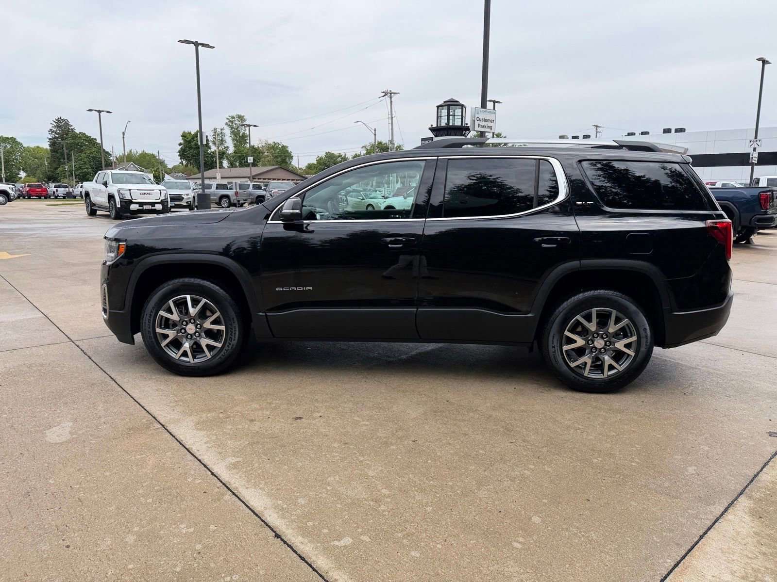 Used 2023 GMC Acadia SLT FWD image 13