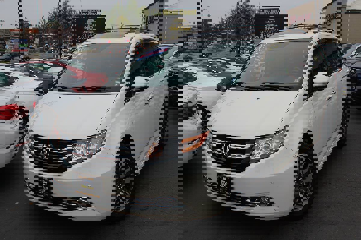 Used 2015 Honda Odyssey Touring Elite image 45