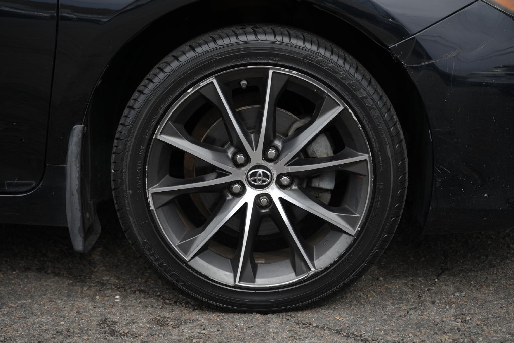 Used 2015 Toyota Camry XSE FWD image 12