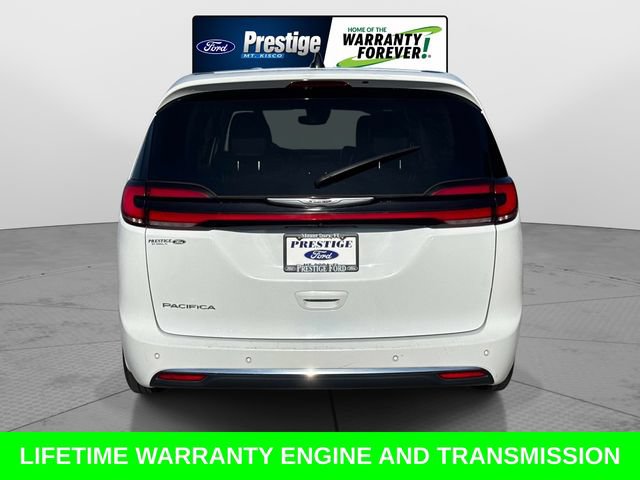 Used 2024 Chrysler Pacifica Touring-L FWD image 5