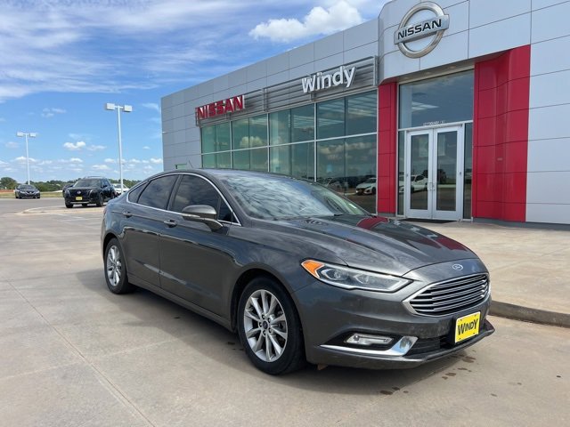 Used 2017 Ford Fusion SE w/ Fusion SE Technology Package