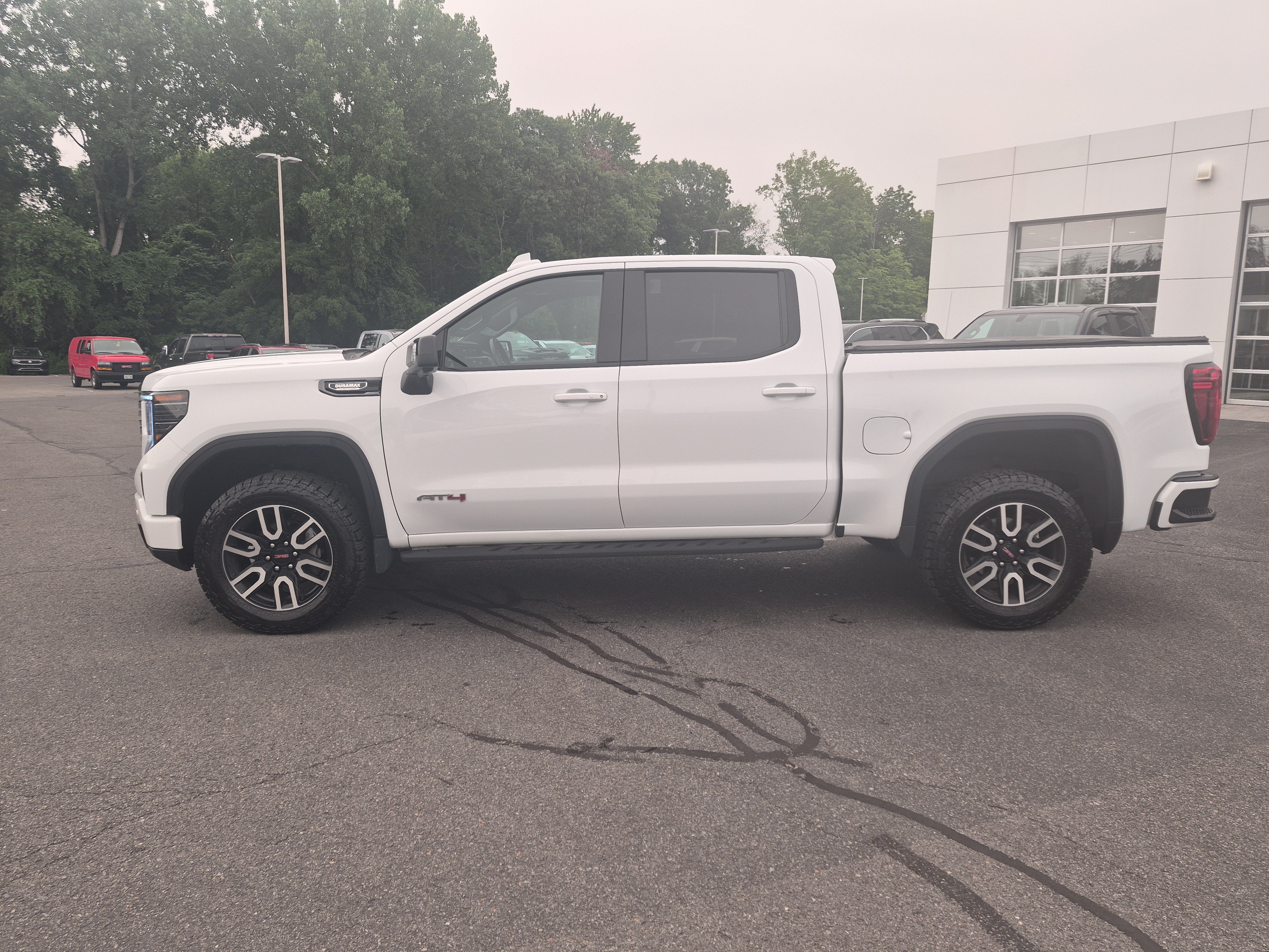 Certified 2023 GMC Sierra 1500 AT4 w/ Technology Package AWD/4WD image 2