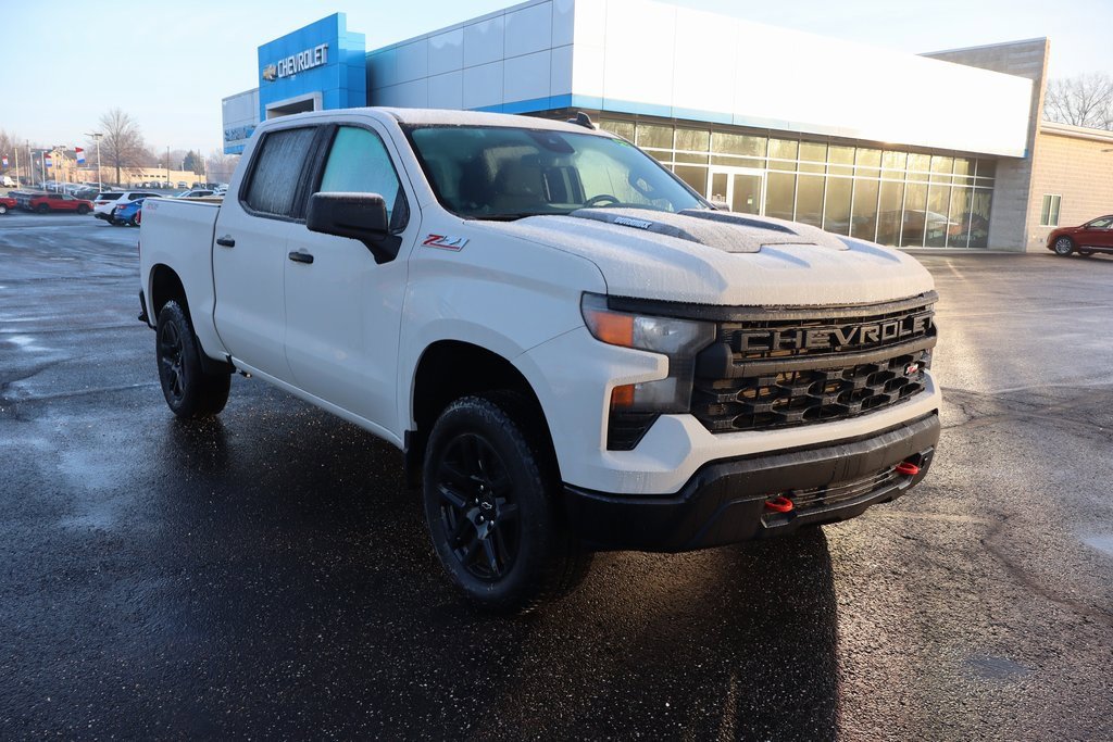 New 2026 Chevrolet Silverado 1500 Custom Trail Boss w/ LPO, Dark Essentials Package image 2