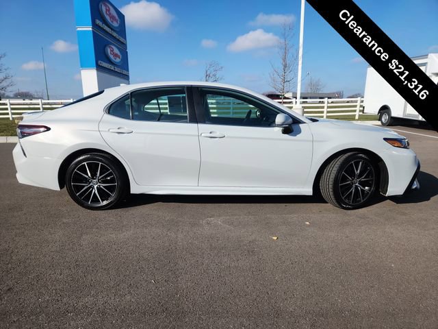 Used 2023 Toyota Camry SE image 8
