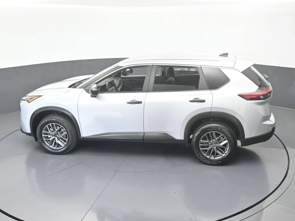 Used 2024 Nissan Rogue S FWD image 41