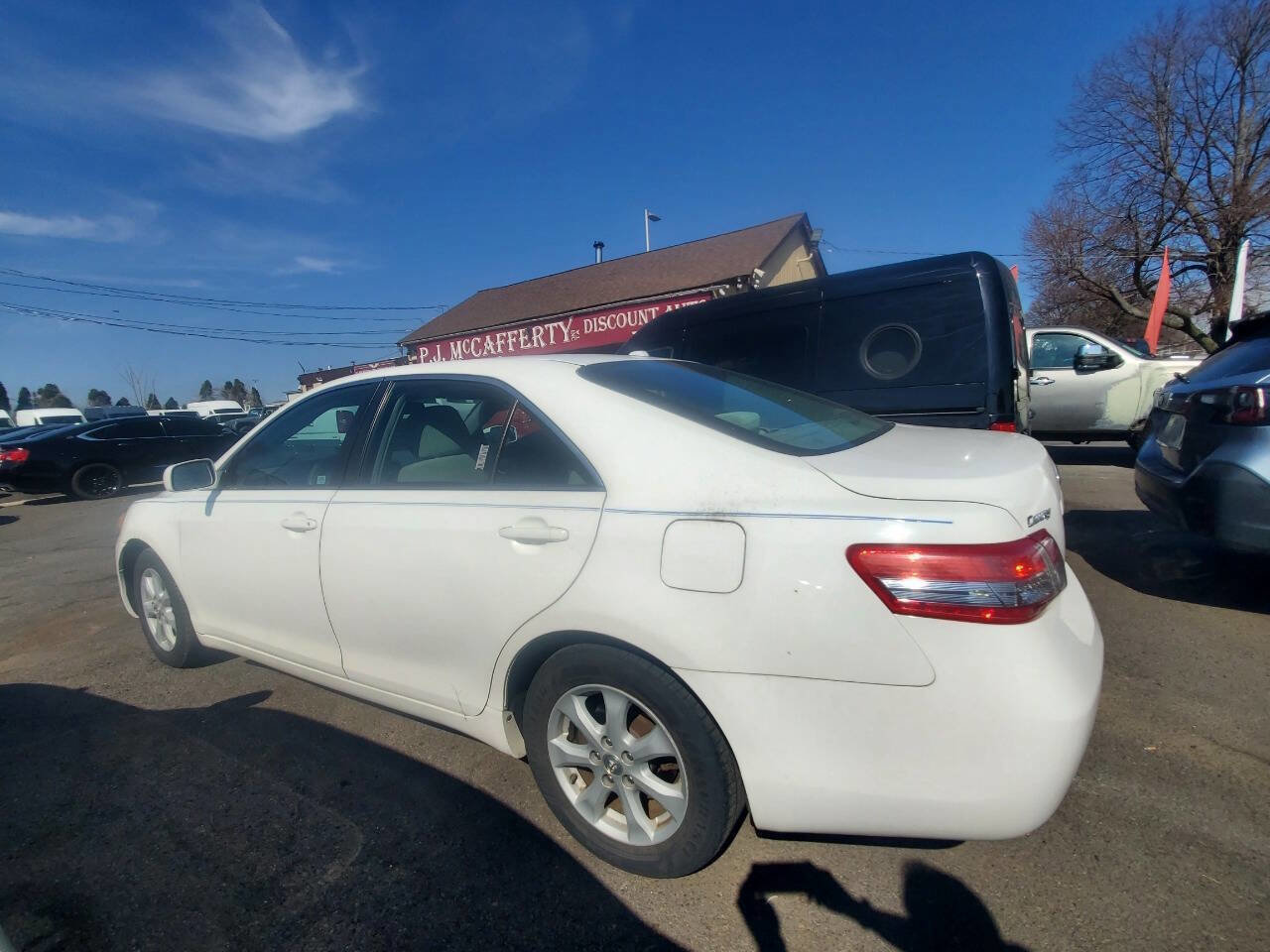 Used 2011 Toyota Camry LE w/ LE Extra-Value Pkg image 8