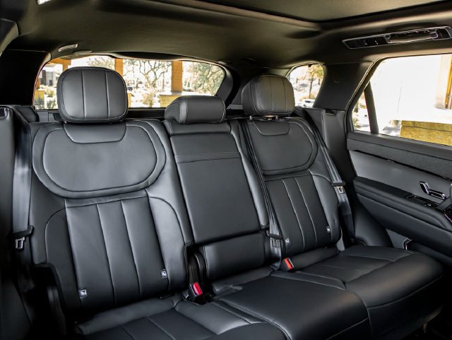 New 2025 Land Rover Range Rover Sport Dynamic SE AWD/4WD image 24