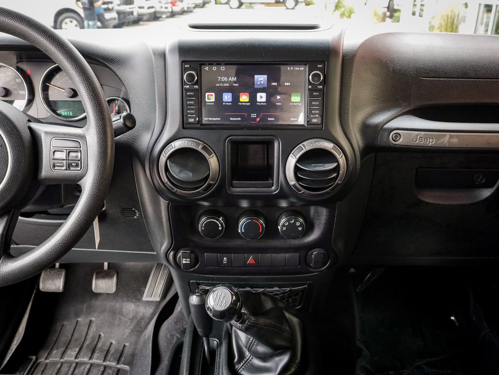 Used 2018 Jeep Wrangler Sport AWD/4WD image 17