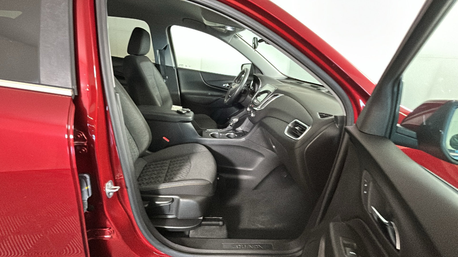 Used 2024 Chevrolet Equinox LT FWD image 37