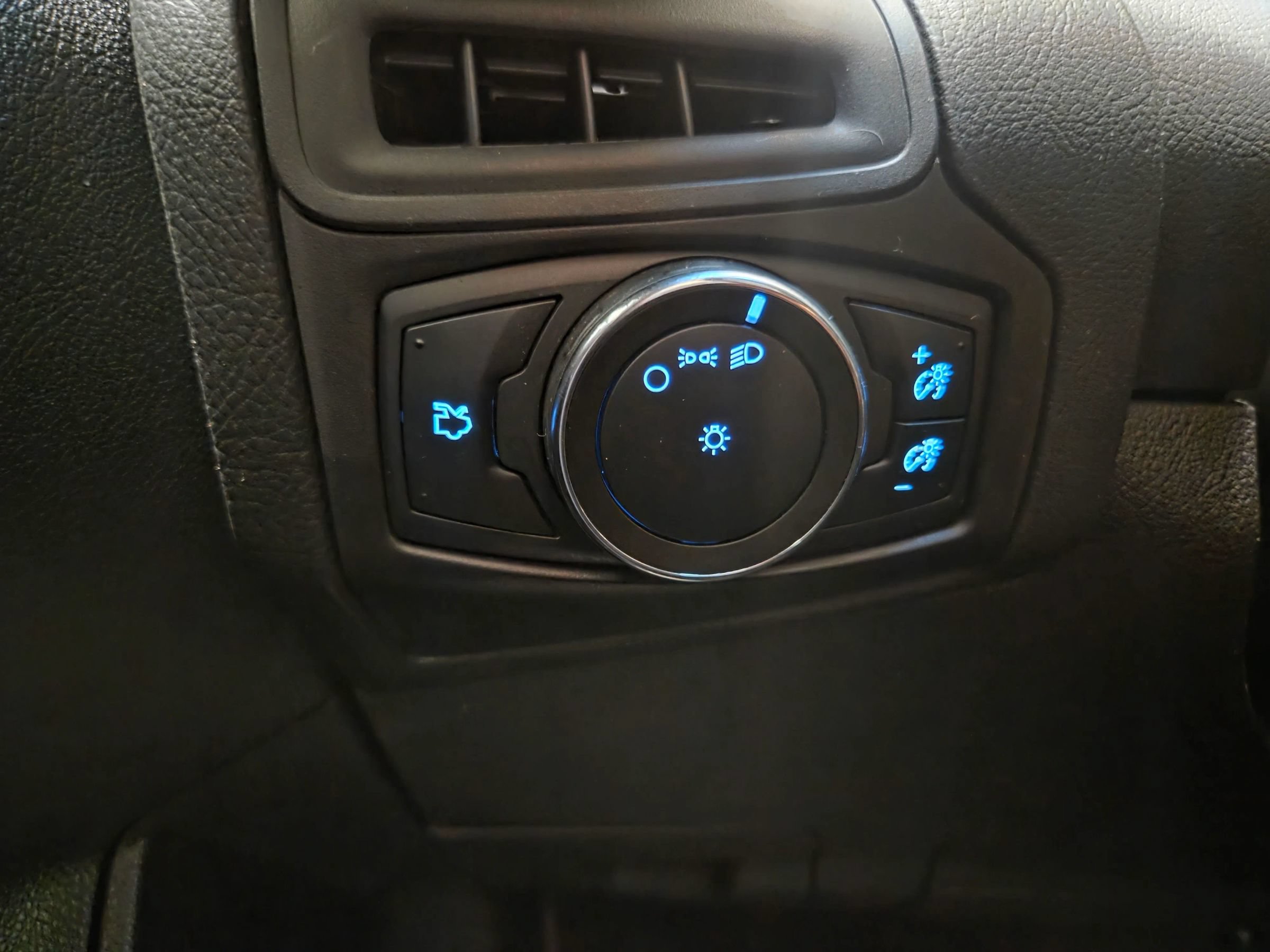 Used 2014 Ford Focus S FWD image 21