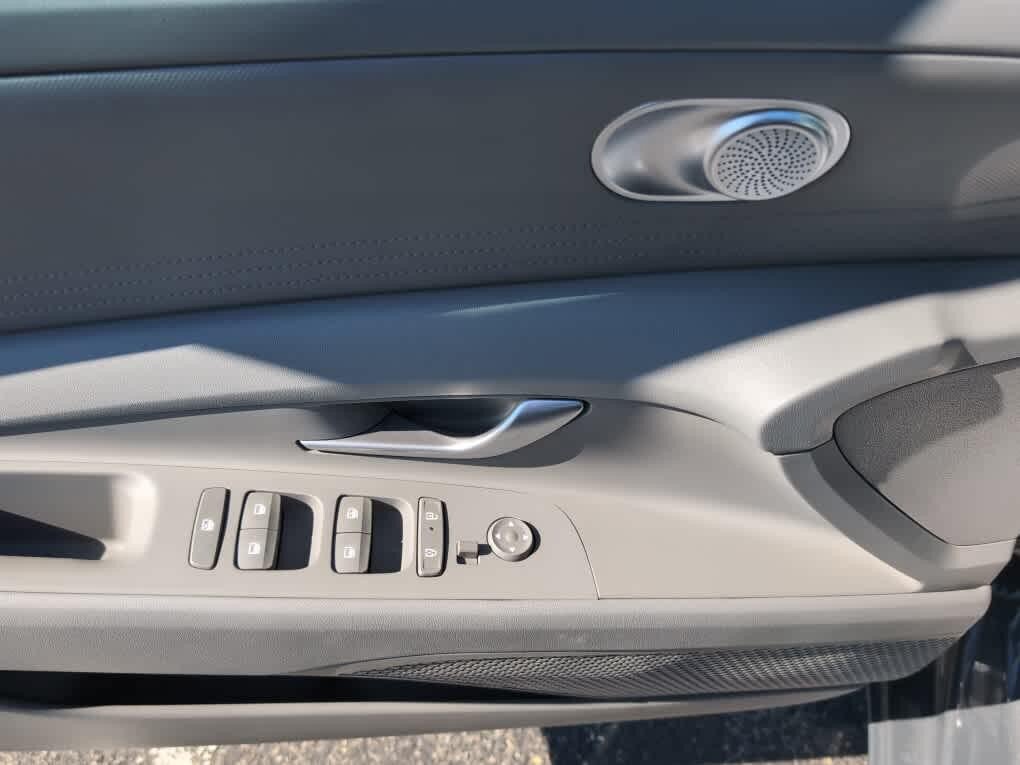 New 2026 Hyundai Elantra SE FWD image 27