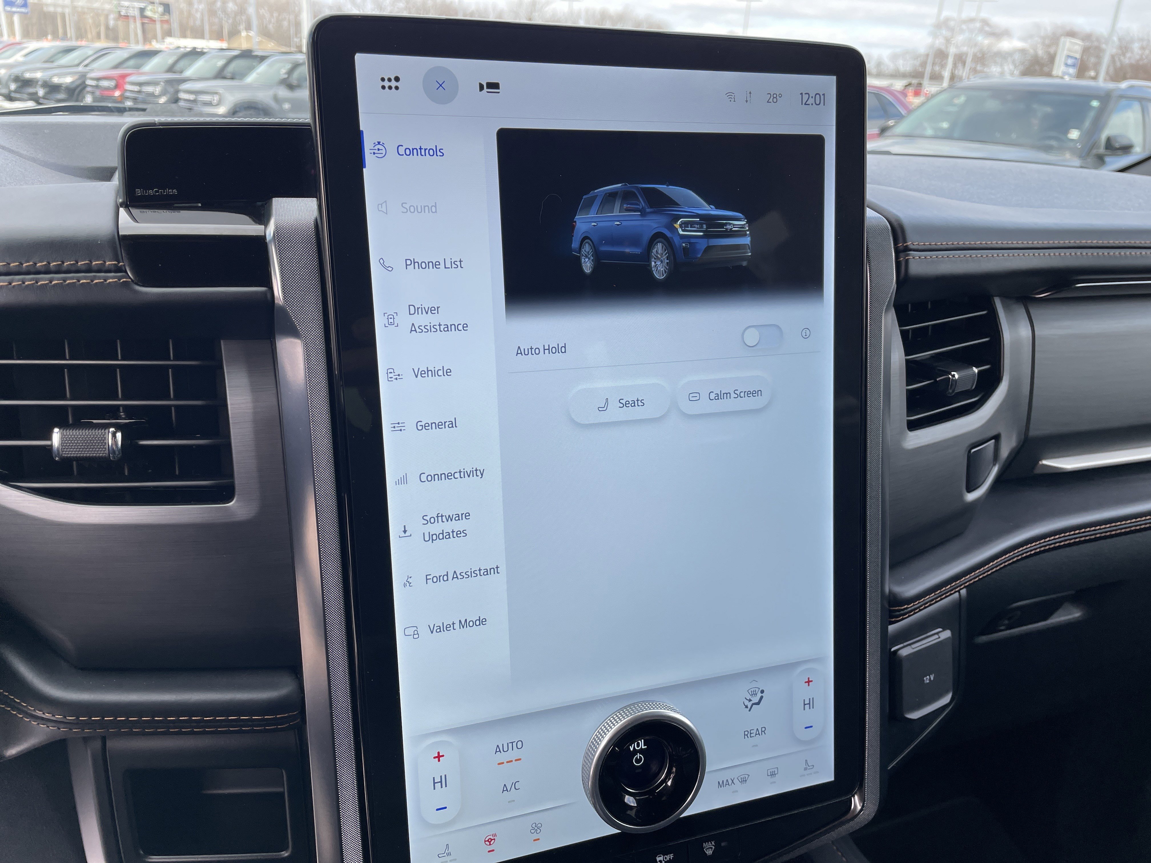 Used 2024 Ford Expedition Platinum image 32